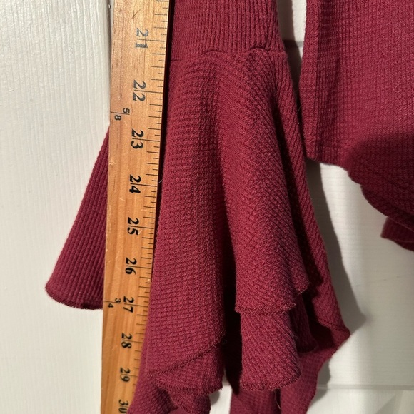 ANTHROPOLOGIE Postmark MED Cranberry V Neck Flutter Poet Ribbed Thermal Fairy - Picture 9 of 10